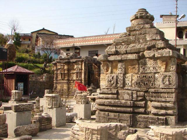 बालेश्वर मंदिर