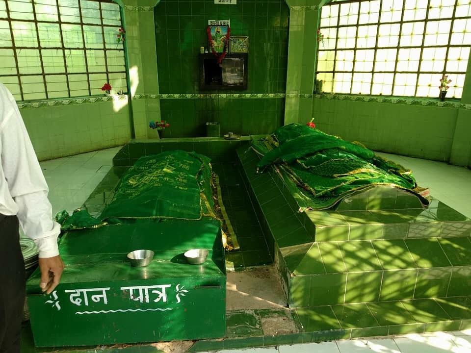 लैला-मजनू की मजार