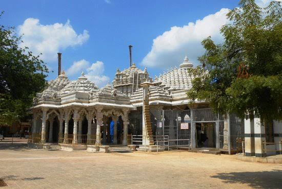 महुदी जैन मंदिर गांधीनगर (Mahudi Jain Temple, Gandhinagar)