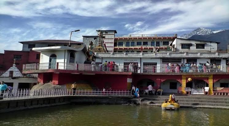 चामुंडा देवी मंदिर (Chamunda Devi Temple)
